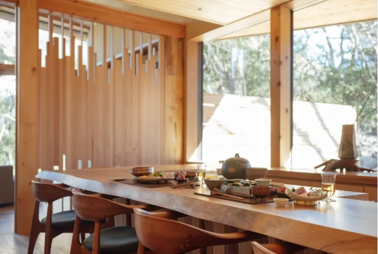 Breakfast in the bright dining room. A choice of Japanese and Western cuisine.